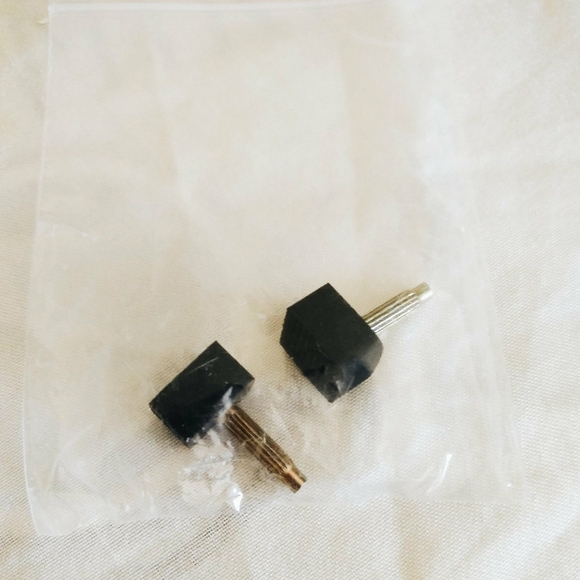 Black heels - Picture 3 of 4